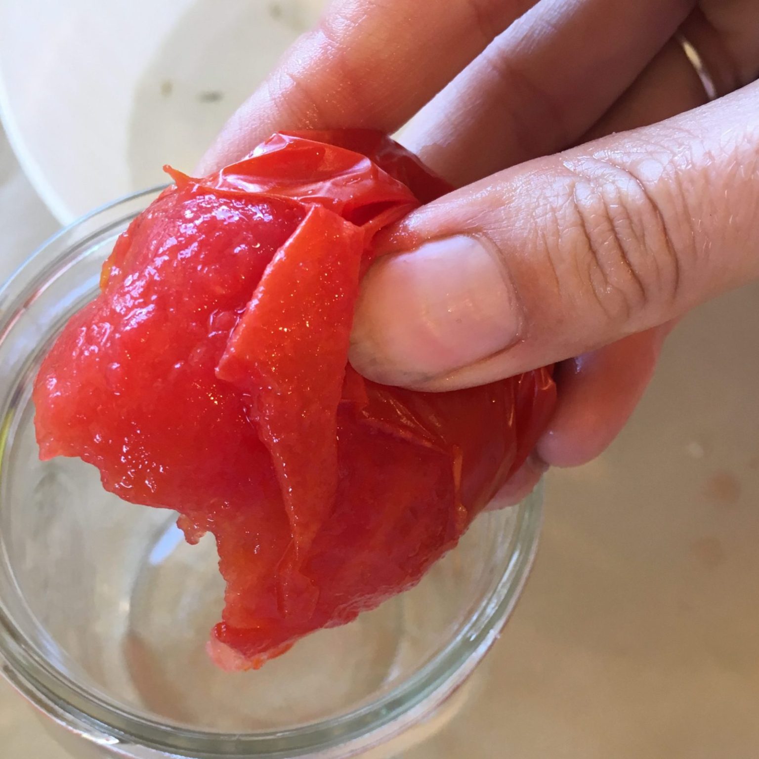 How to Blanch Tomatoes for Freezing, Canning, or Cooking ⋆ The Very